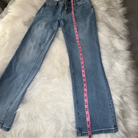 Hudson Women's Straight Leg Jeans Size 6 Medium Wash Blue Denim Mid-Rise Staple - Picture 10 of 13